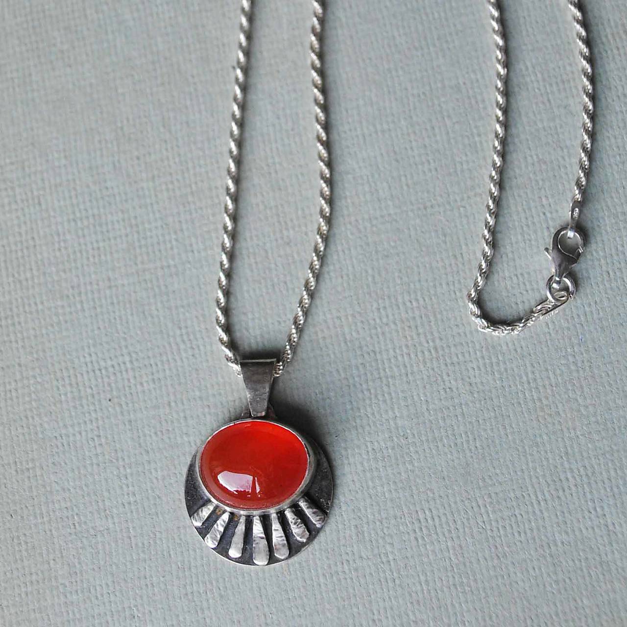 Prívesok s karneolom