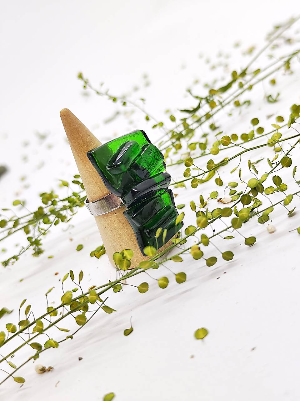 Ručne vyrábaný prsteň z vínovej fľaše -MIA