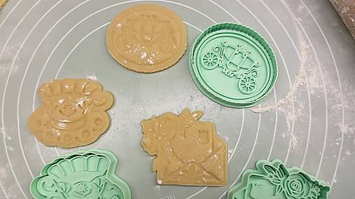 ROMANTIC ELEGANCE  - vykrajovačky v sete