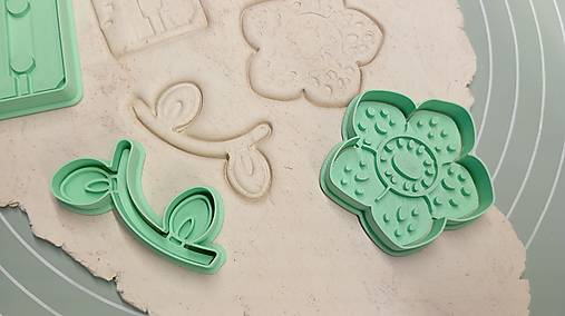 INTO THE OTHER SIDE - vykrajovačky v sete