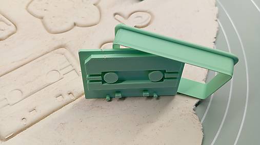 INTO THE OTHER SIDE - vykrajovačky v sete