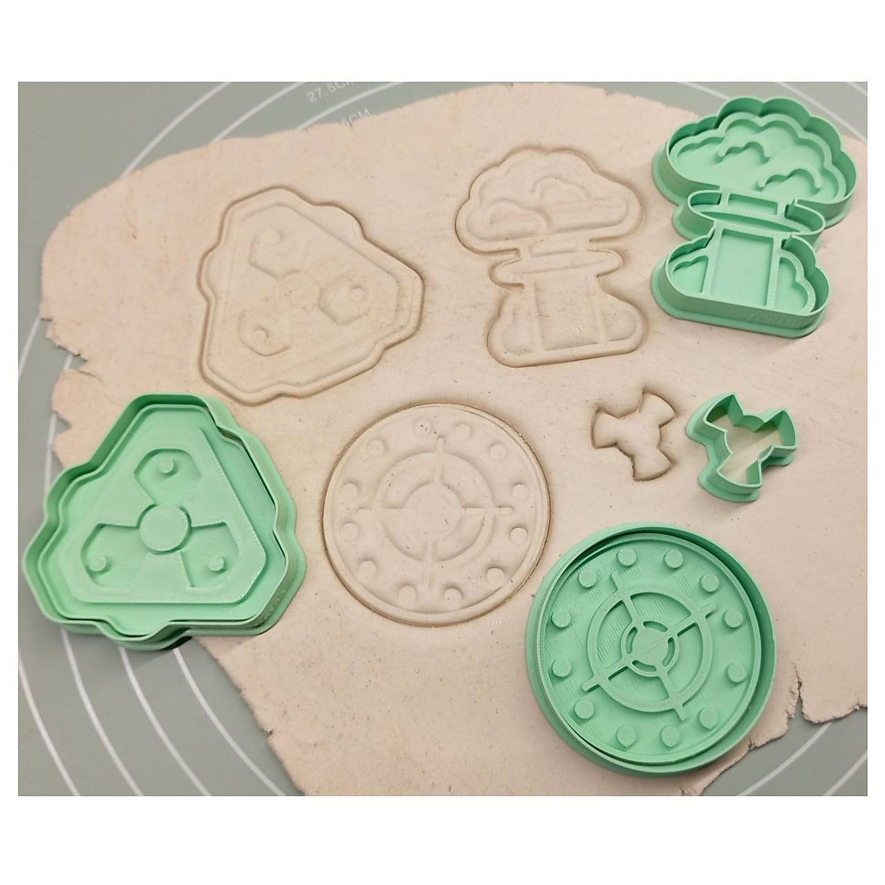 AFTER THE FALL - vykrajovačky v sete - Postapokalyptický dizajn