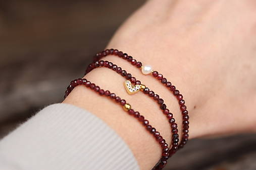 Tenký náramok granát