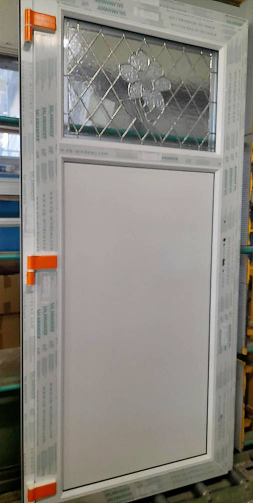 Iné - Originálne plastové vchodové dvere s vitrážou - 18142727_