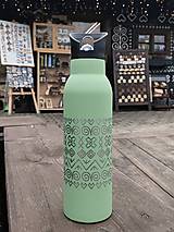 Nádoby - Gravírovaná termofľaša 0,5l (zelená) - 18146715_