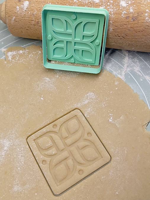 Vlastné logo ako vykrajovačka