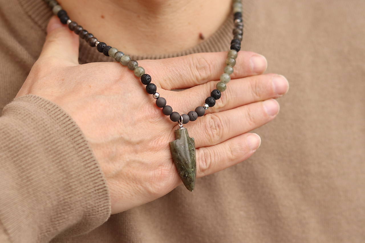 Pánsky náhrdelník labradorit