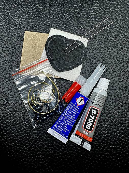 Kurzy - DIY sada brož srdce (Čierna) - 18147236_