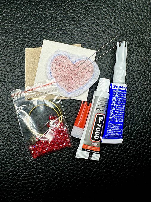 Kurzy - DIY sada brož srdce (Červená) - 18147237_