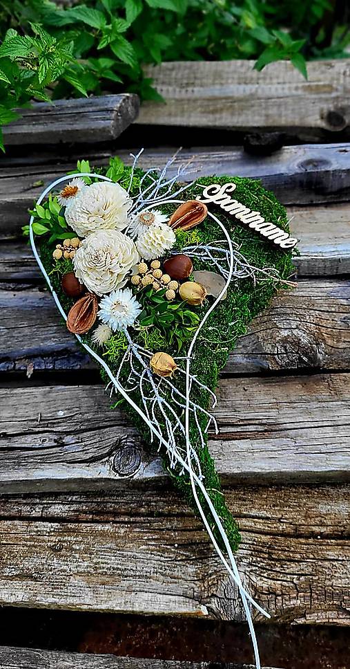 Dekorácie - Machové srdce na hrob - 18148185_