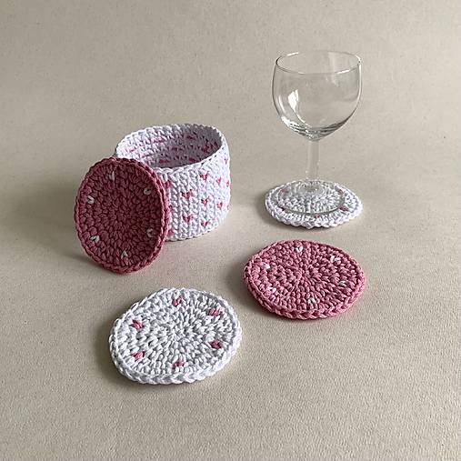 Príbory, varešky, pomôcky - Set: 4ks srdiečkových podšálok - 18149493_