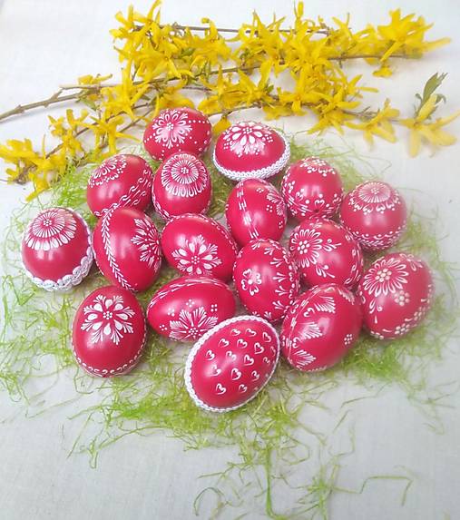 Dekorácie - Kraslice zdobené voskom (červené) - 18149054_