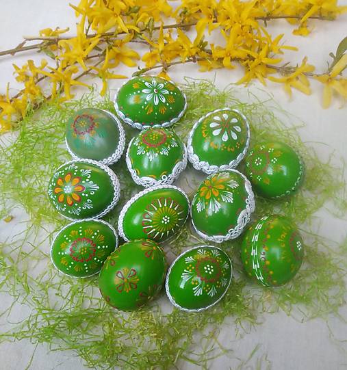 Dekorácie - Kraslice zdobené voskom (zelené) - 18149087_