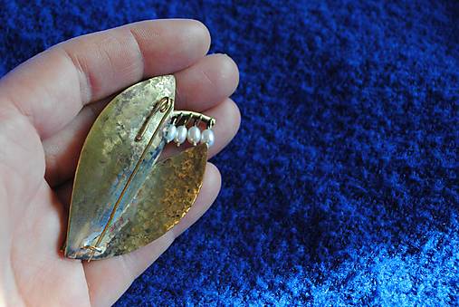 Mosadzná brošňa Konvalinka