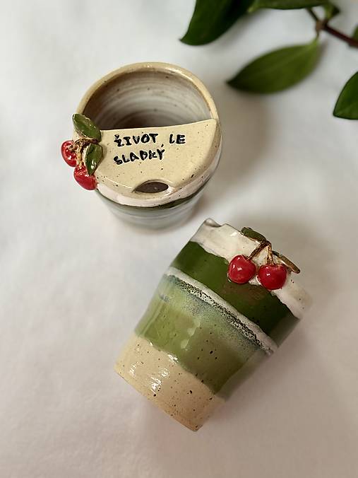 Život je sladký-pohár na cesty