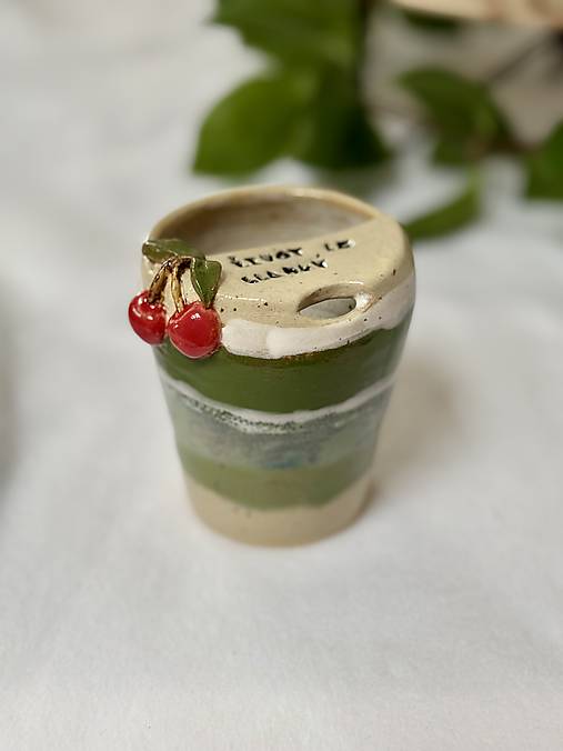 Život je sladký-pohár na cesty