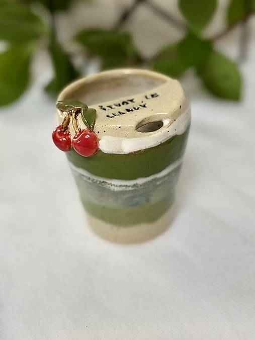 Život je sladký-pohár na cesty