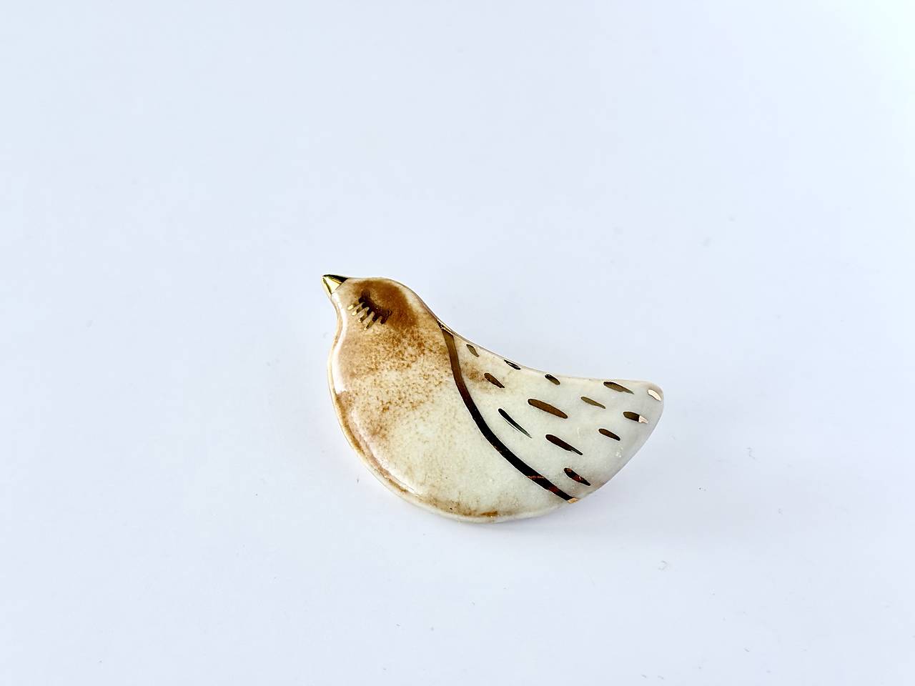 Porcelánová brošňa