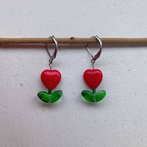 Náušnice - ...srdiečkové náušnice zo sklenených korálkov... - 18152060_