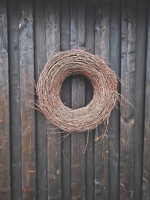 Dekorácie - Veniec z brezového prútia (obojstranný) (40 cm) - 18153297_