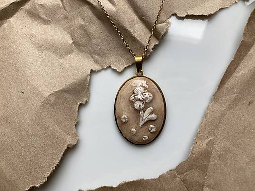 Náhrdelníky - Kvietok plný spomienok - 18151768_