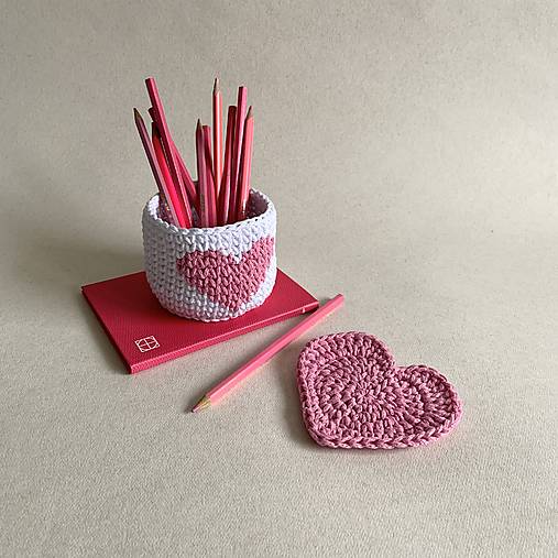 Príbory, varešky, pomôcky - Srdiečkový set: podšálka a košík - 18150980_