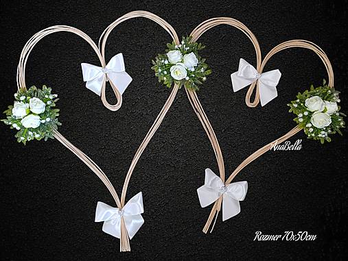 Dekorácie - Biela výzdoba na svadobné auto (Srdiečka s bielymi kvetmi) - 18153422_