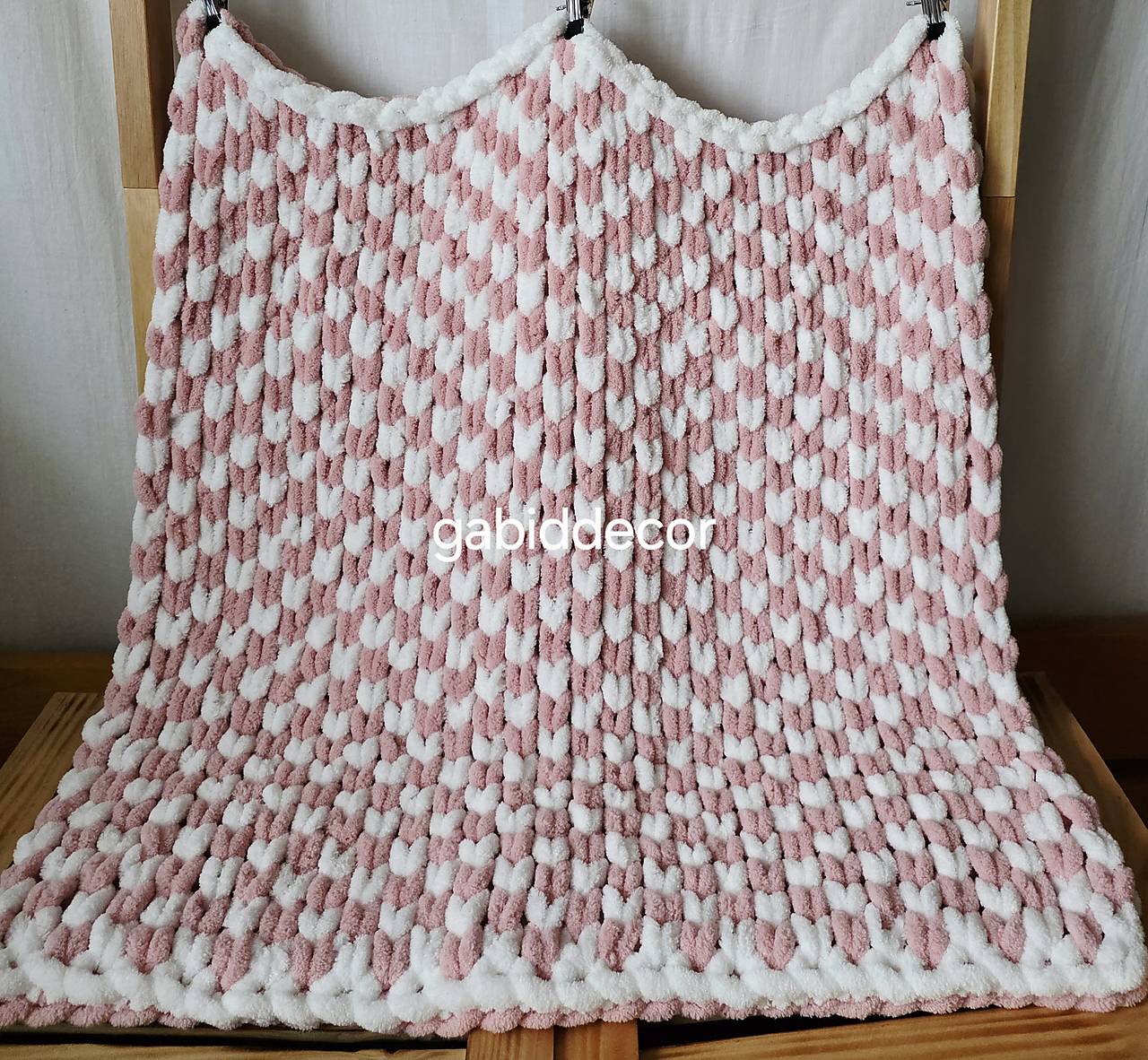 Jemnučká a ľahká deka z  vlny alize puffy more plus (Biela / púdrová ružová)