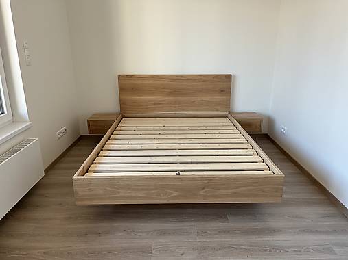 Nábytok - Dubová posteľ - levitujúci dizajn, úložný priestor, nočné stolíky - 18153035_