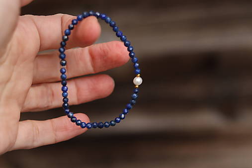 Tenký náramok lapis lazuli, perla