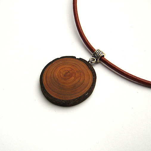 Náhrdelníky - Drevený náhrdelník - cédrový rez - 18152925_