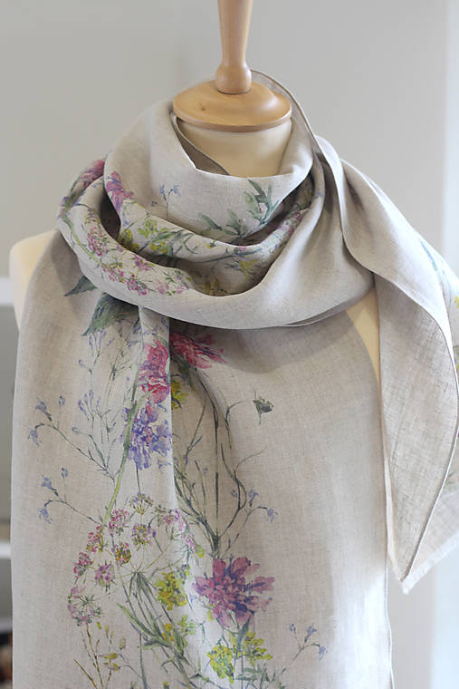 Elegantná ľanová šatka s kvetinovým motívom – 100% prémiový prírodný ľan