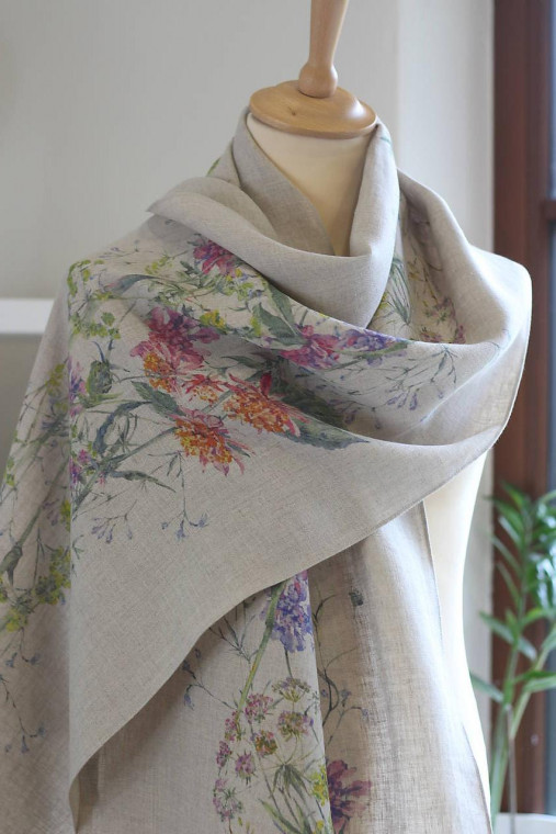 Elegantná ľanová šatka s kvetinovým motívom – 100% prémiový prírodný ľan