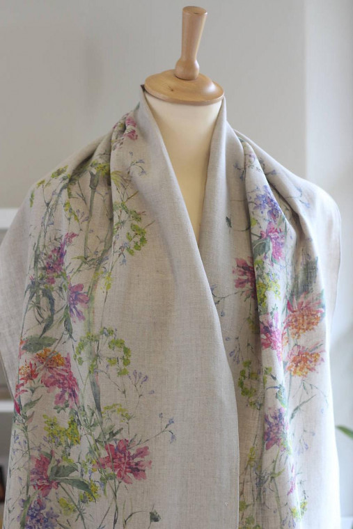 Elegantná ľanová šatka s kvetinovým motívom – 100% prémiový prírodný ľan