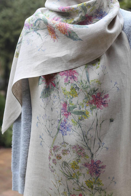 Elegantná ľanová šatka s kvetinovým motívom – 100% prémiový prírodný ľan