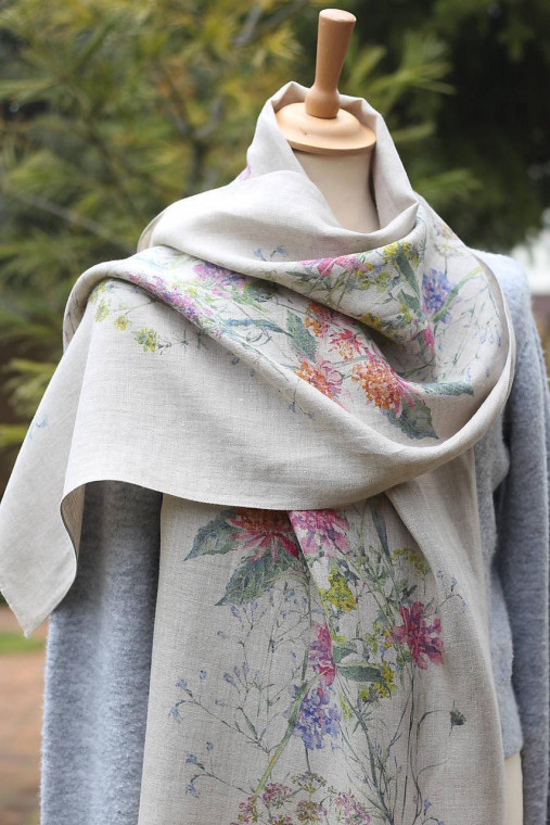 Elegantná ľanová šatka s kvetinovým motívom – 100% prémiový prírodný ľan