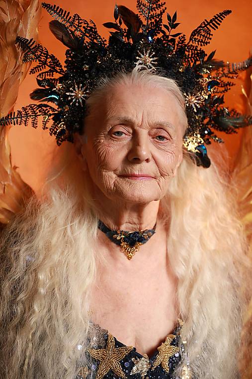 Kvetinový glam choker "kráľovná dlhej noci”