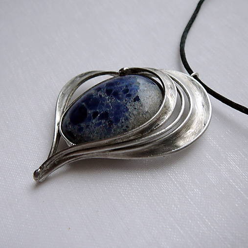 Náhrdelníky - Variácie na srdiečko - sodalit - 18156662_