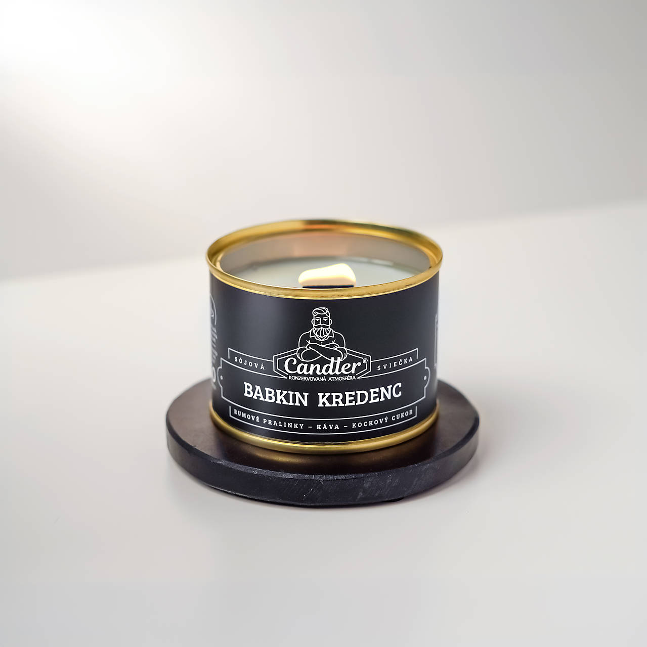 Babkin kredenc (Sójová sviečka 140g, drevený knôt)