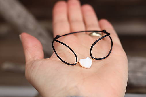 Šnúrkový náramok srdce