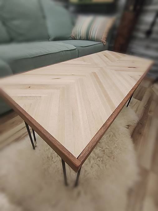 Konferenčný stolík