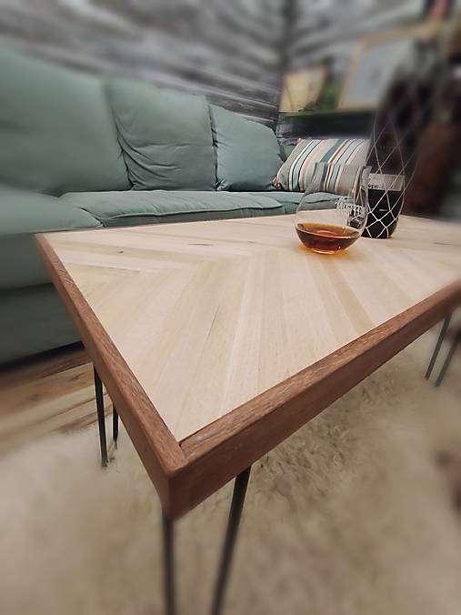 Konferenčný stolík