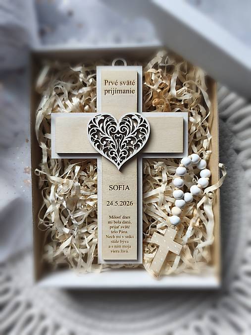 Dekorácie - Krížik a ruženec na prvé sväté prijímanie - 18157466_