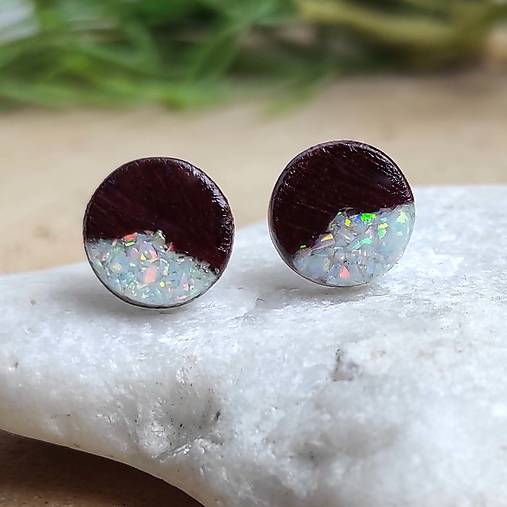 Náušnice - Náušnice z amarantu a bieleho opálu - 10 mm - 18159072_