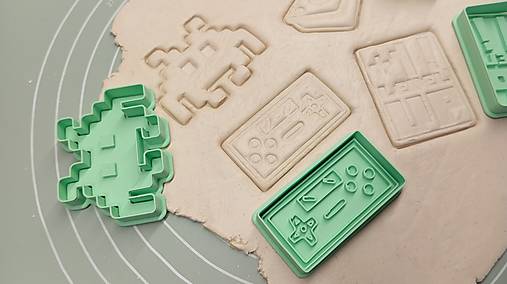 RETRO ARCADE COLLECTION - vykrajovačky set