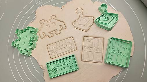 RETRO ARCADE COLLECTION - vykrajovačky set