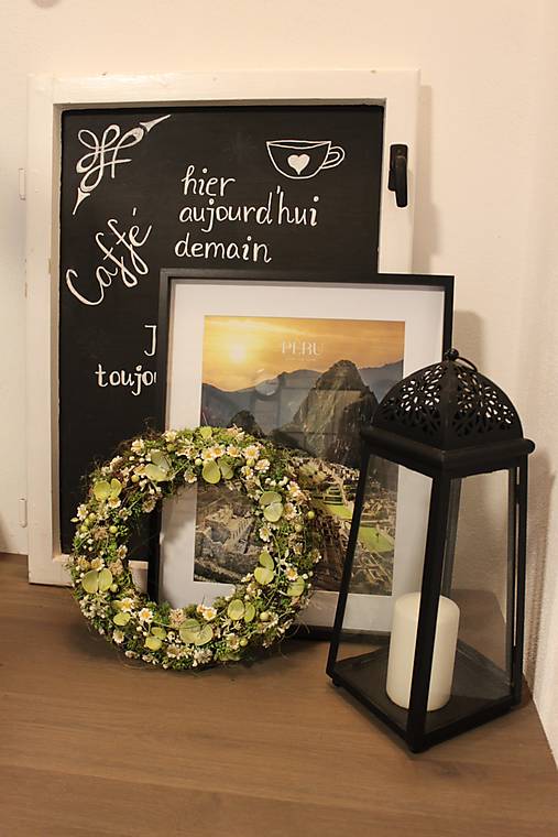 Dekorácie - Jarný bielo-žlto-zelený venček - 18157599_