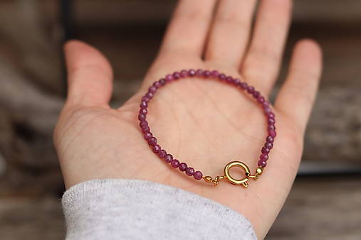 Náramok rubín