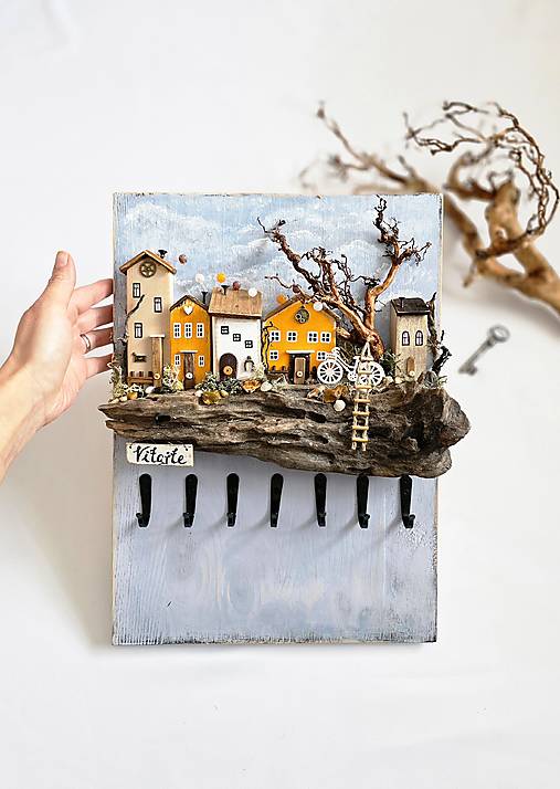 Nábytok - Vešiak na kľúče ,,The Valley of Storms,, - 18161313_