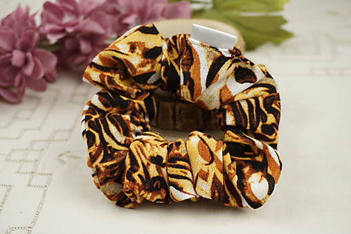 Ozdoby do vlasov - Jemná krepovaná scrunchie gumička – Divoký Tiger ( viskóza) - 18159538_